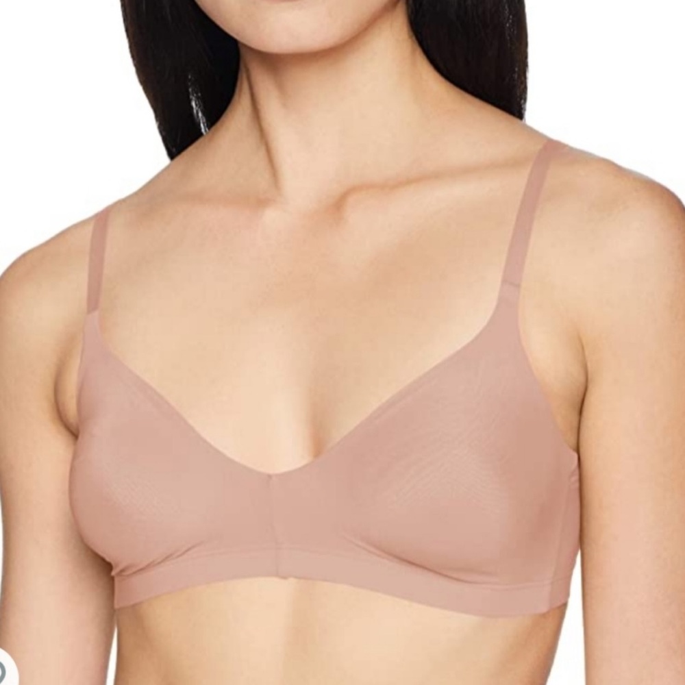 HANRO Smooth Illusion Soft Cup Bra - Picture 1 of 13